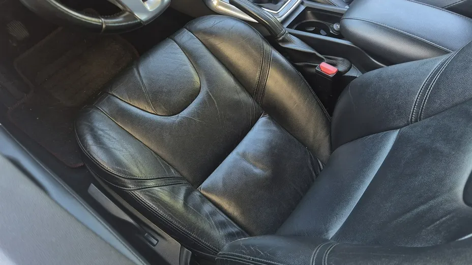 VOLVO V40 -
