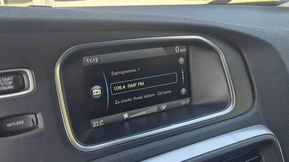 VOLVO V40 -