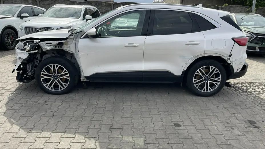FORD Kuga -