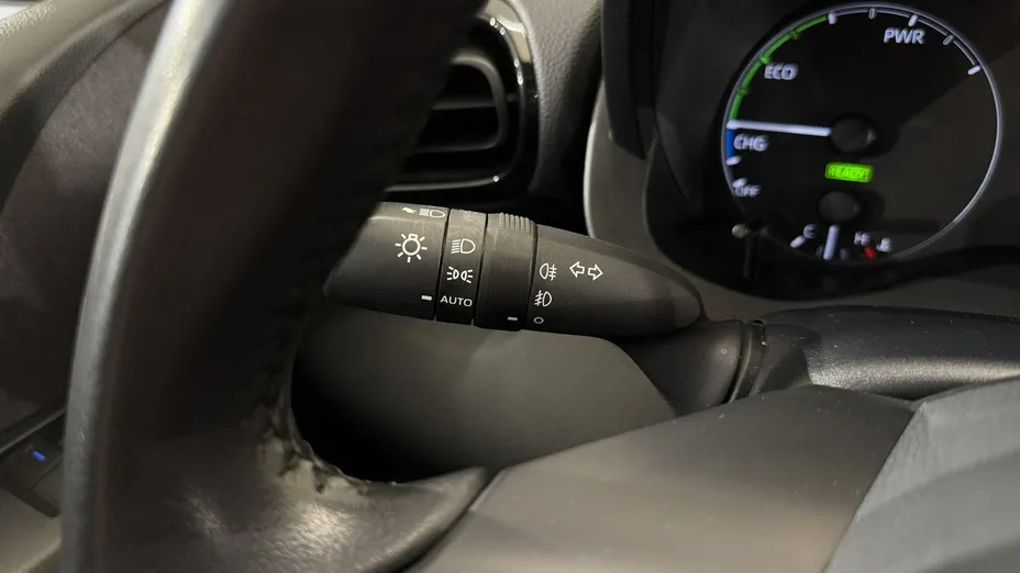 TOYOTA Yaris -