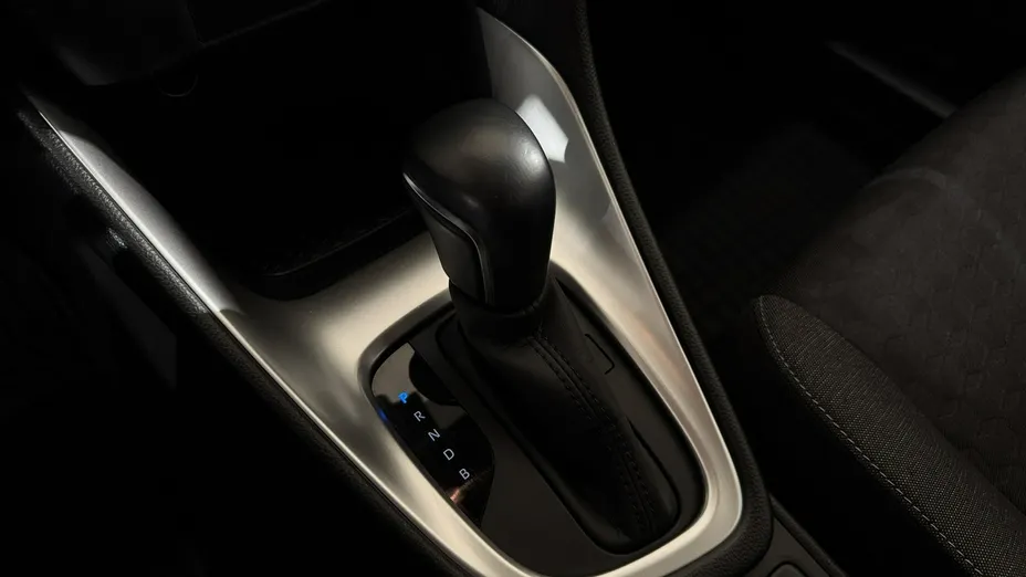 TOYOTA Yaris -