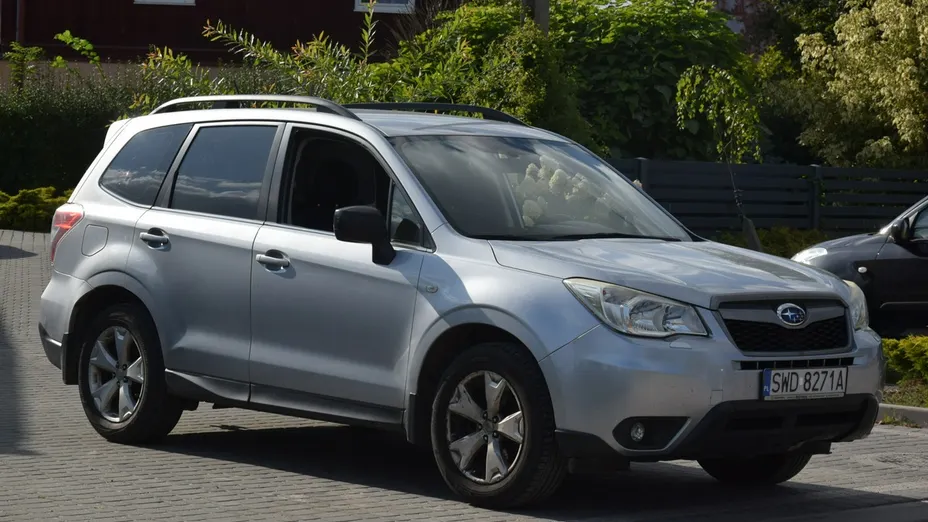 SUBARU Forester -