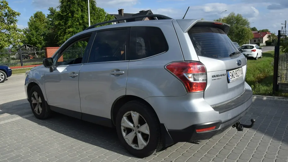 SUBARU Forester -