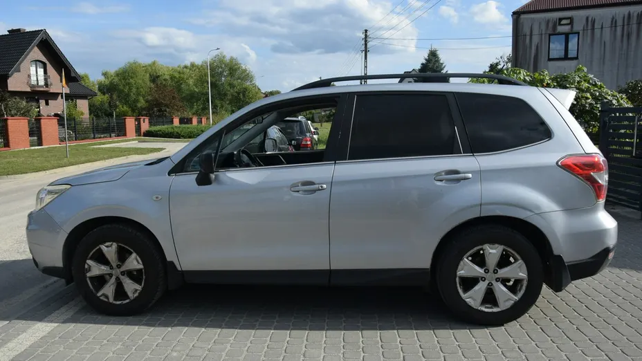 SUBARU Forester -