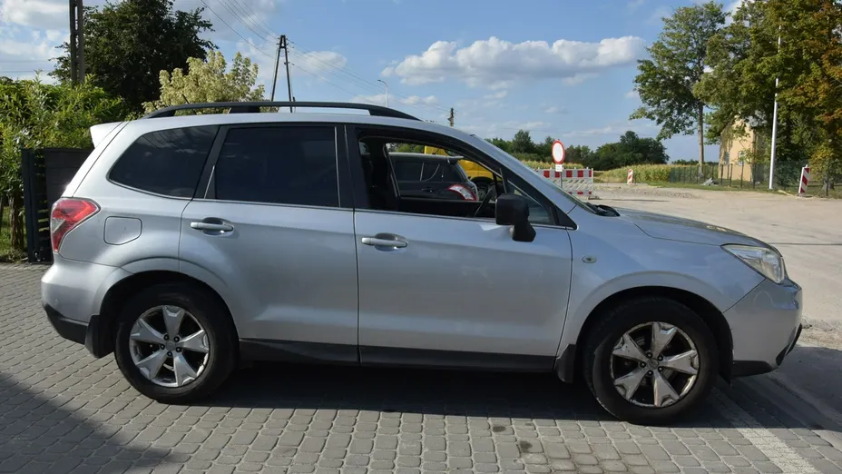 SUBARU Forester -