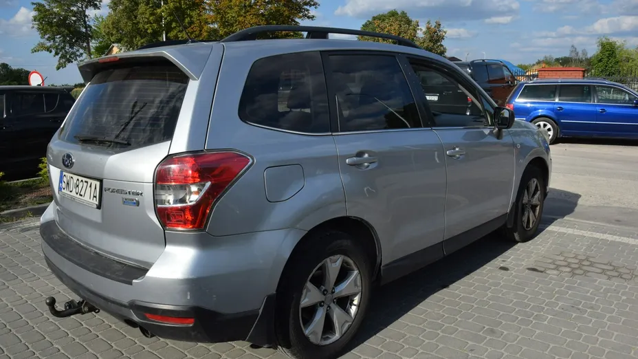 SUBARU Forester -