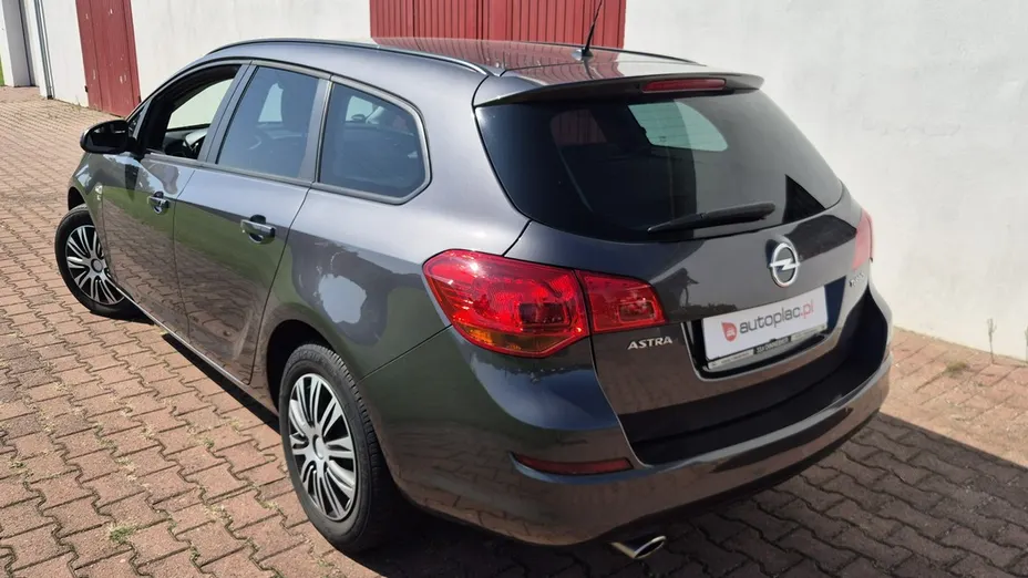OPEL Astra -