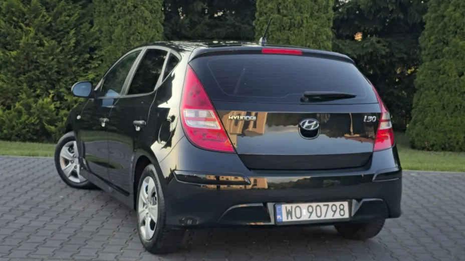 HYUNDAI i30 -