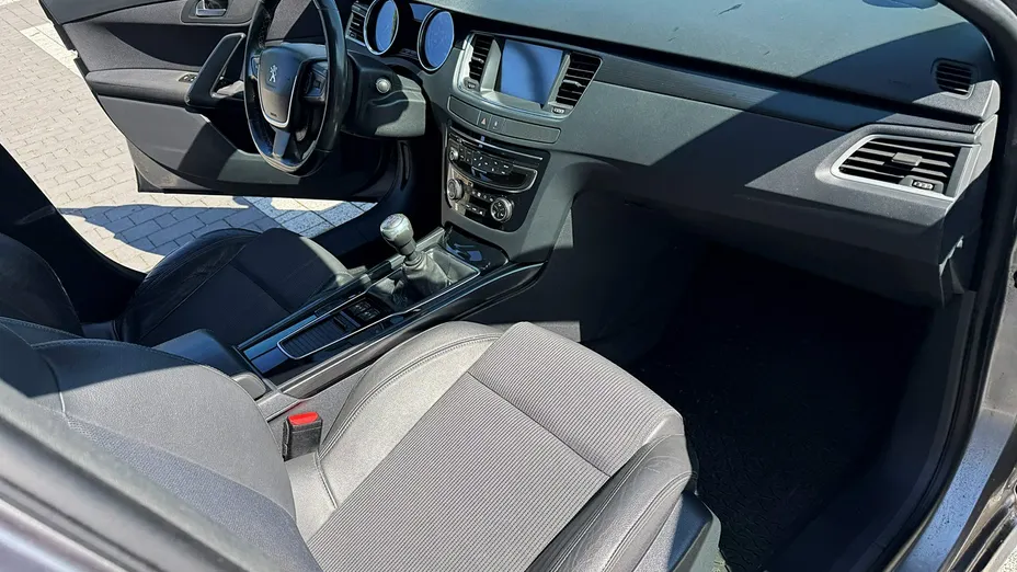 PEUGEOT 508 -