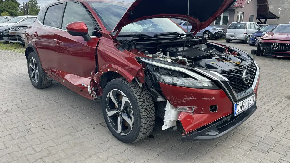 NISSAN Qashqai -