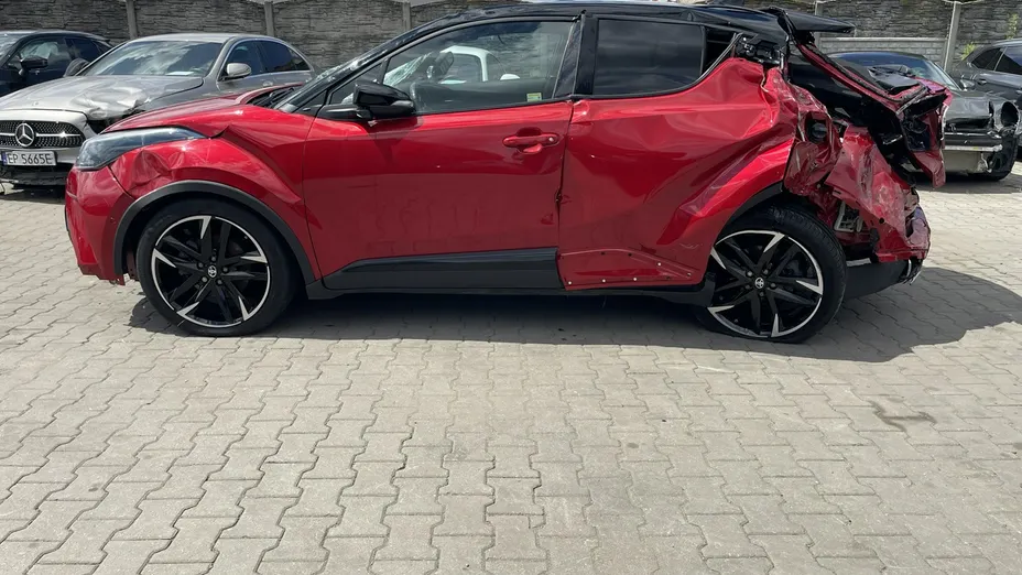 TOYOTA C-HR -