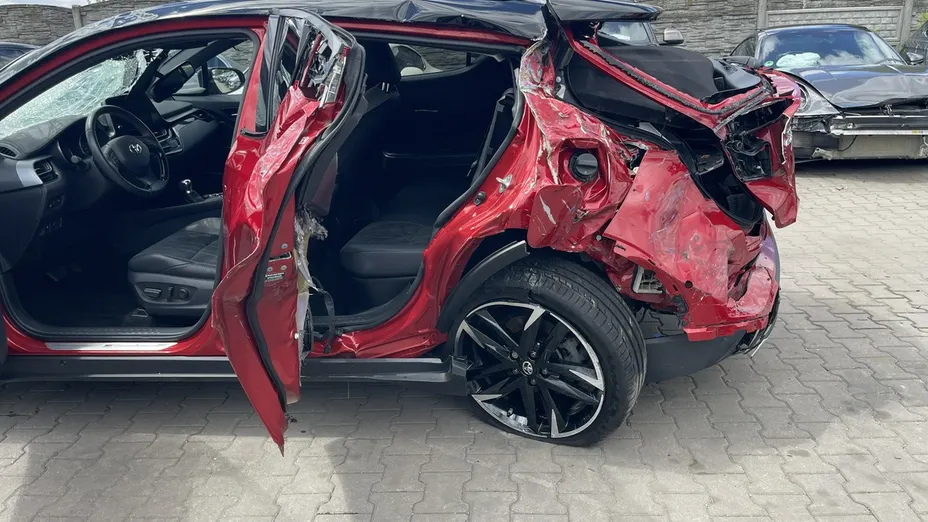 TOYOTA C-HR -