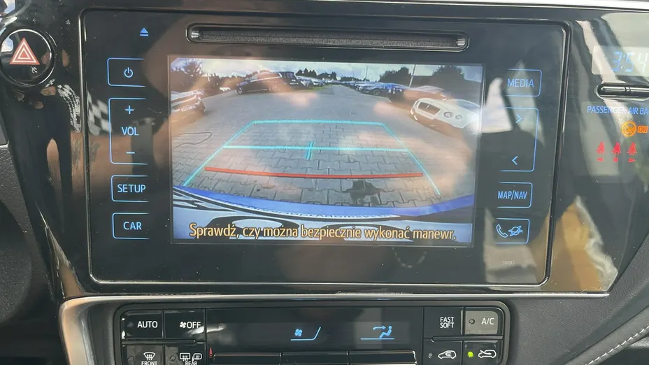 TOYOTA Auris -