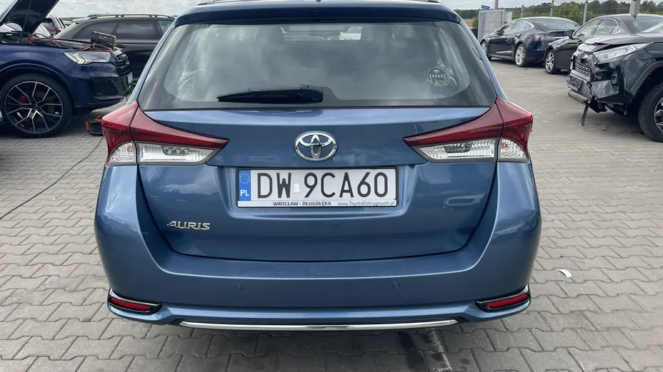 TOYOTA Auris -