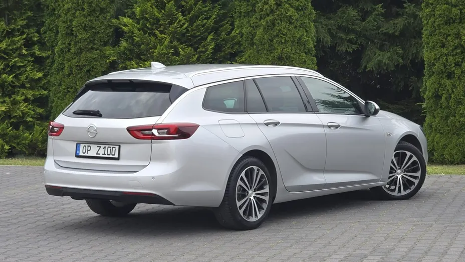 OPEL Insignia -