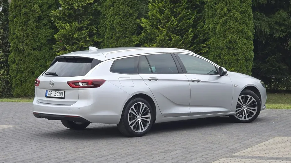 OPEL Insignia -