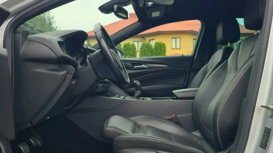 OPEL Insignia -