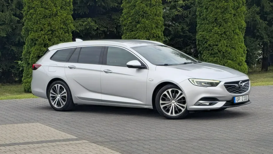 OPEL Insignia -