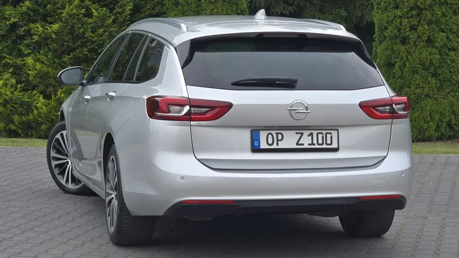 OPEL Insignia -