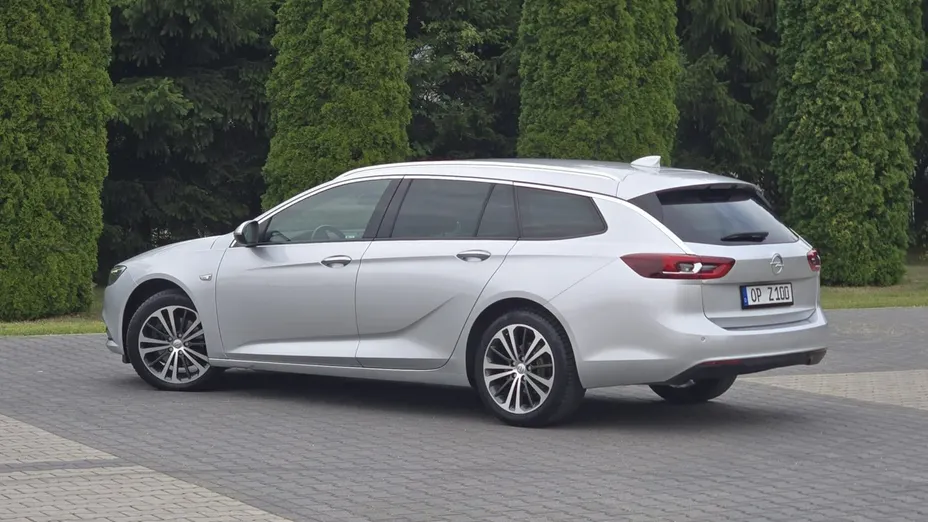 OPEL Insignia -