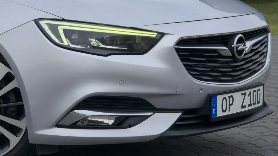 OPEL Insignia -