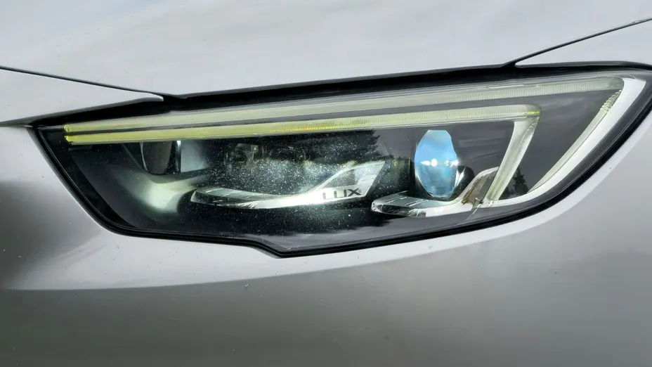 OPEL Insignia -