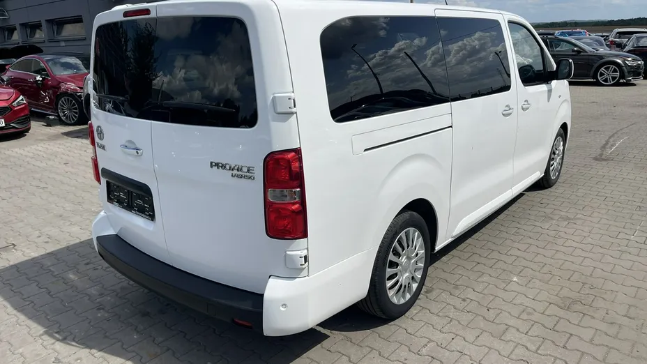 TOYOTA Proace Verso -