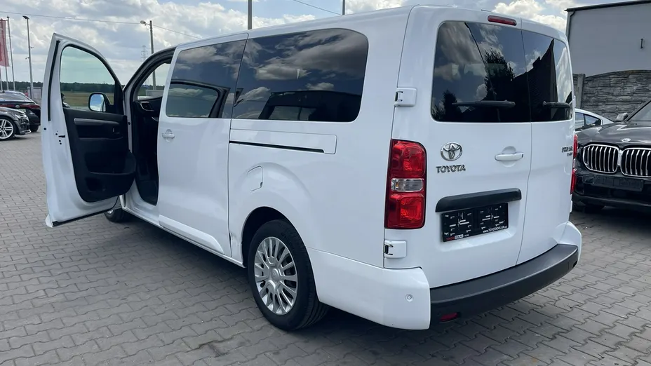 TOYOTA Proace Verso -