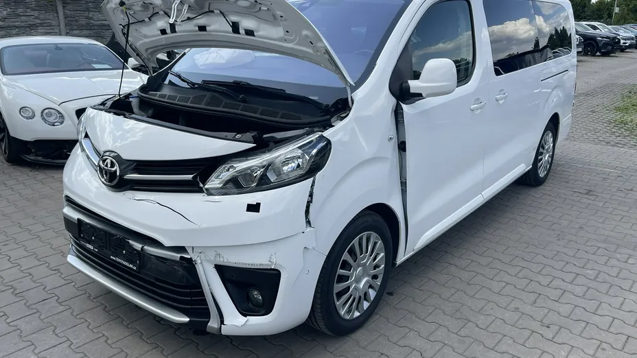 TOYOTA Proace Verso -