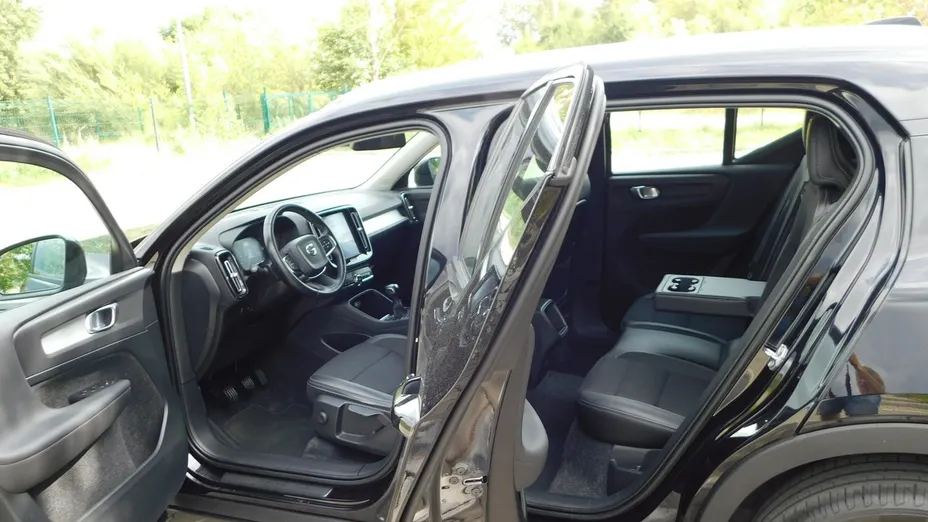 VOLVO XC40 -