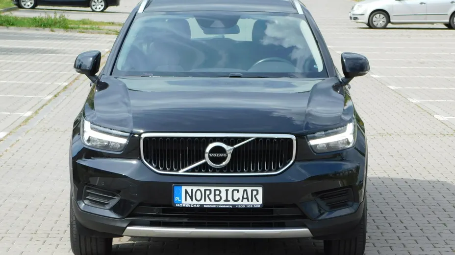 VOLVO XC40 -