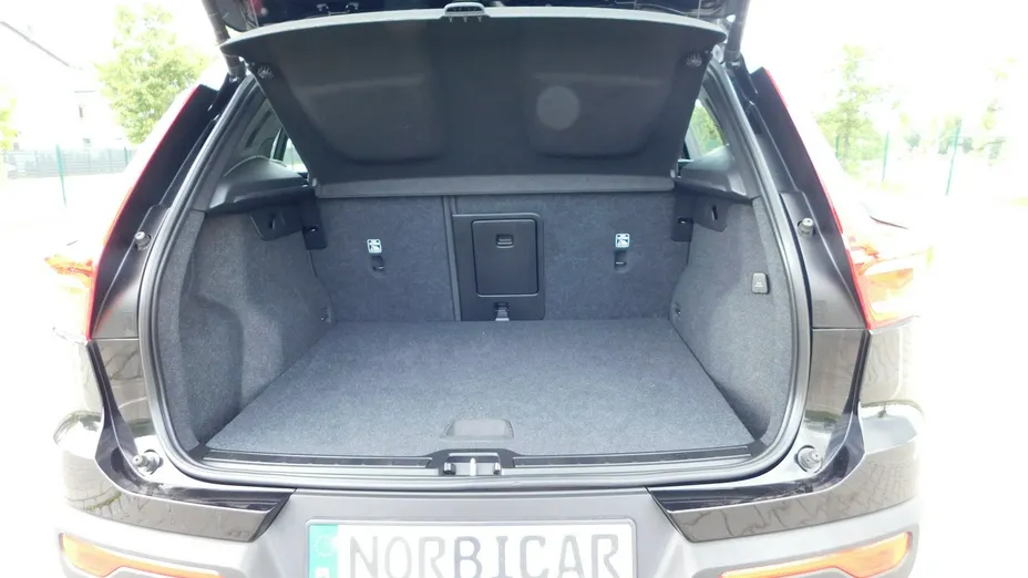 VOLVO XC40 -