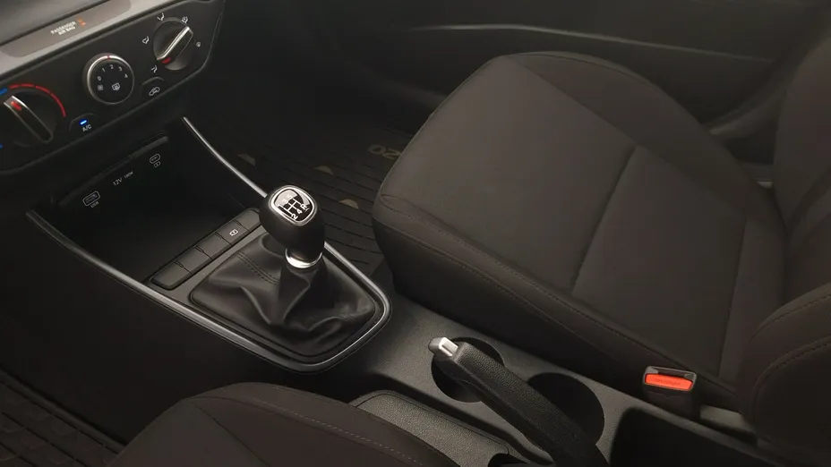 HYUNDAI i20 -