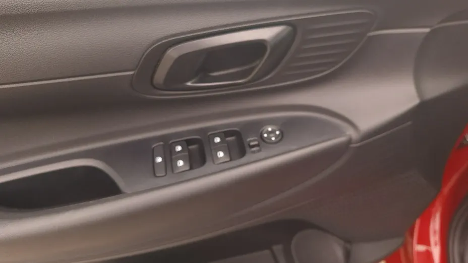 HYUNDAI i20 -
