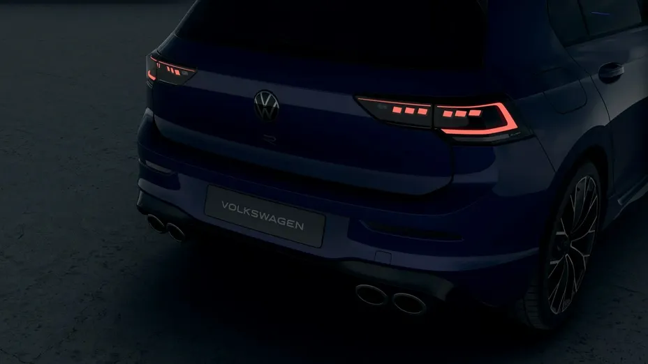 VOLKSWAGEN Golf -