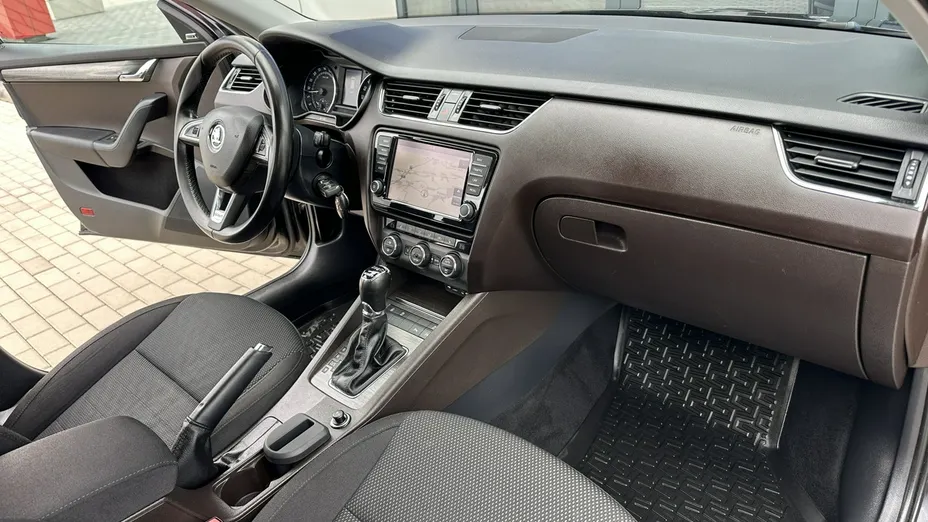 SKODA Octavia -