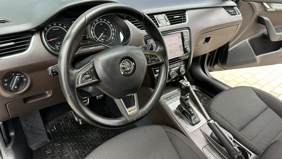 SKODA Octavia -