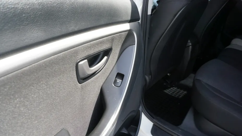 HYUNDAI i30 -