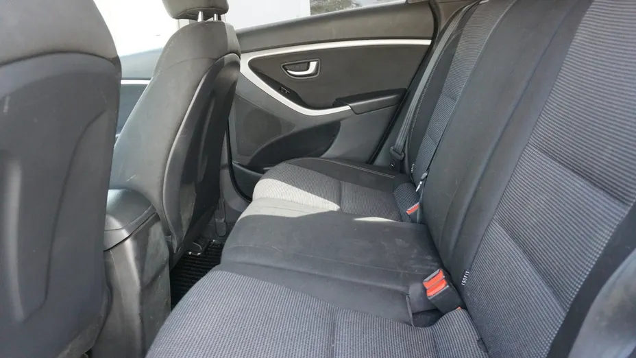 HYUNDAI i30 -