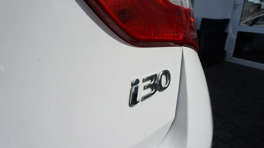 HYUNDAI i30 -