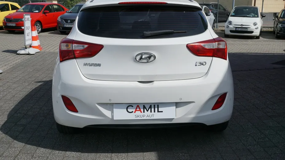 HYUNDAI i30 -