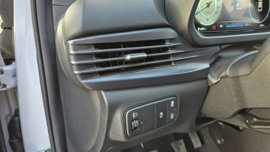 HYUNDAI i20 -