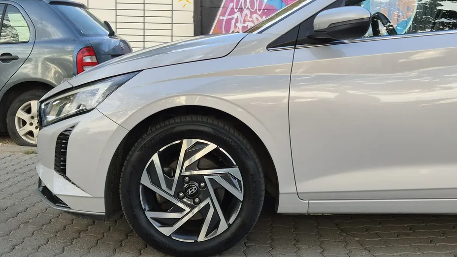 HYUNDAI i20 -