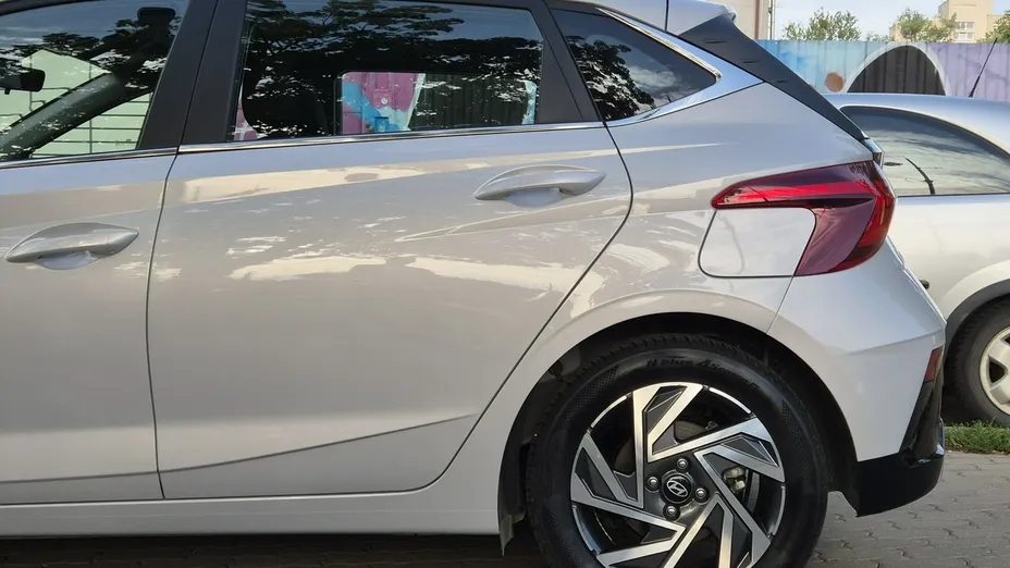 HYUNDAI i20 -