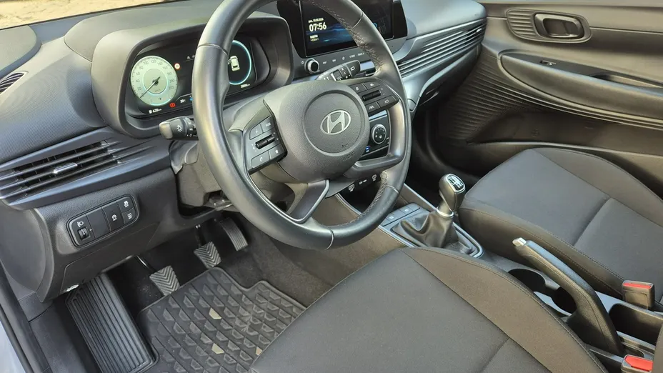HYUNDAI i20 -
