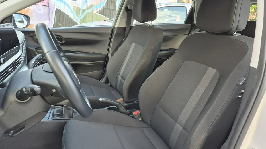 HYUNDAI i20 -