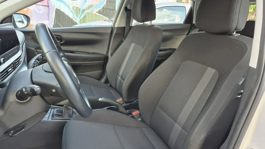 HYUNDAI i20 -