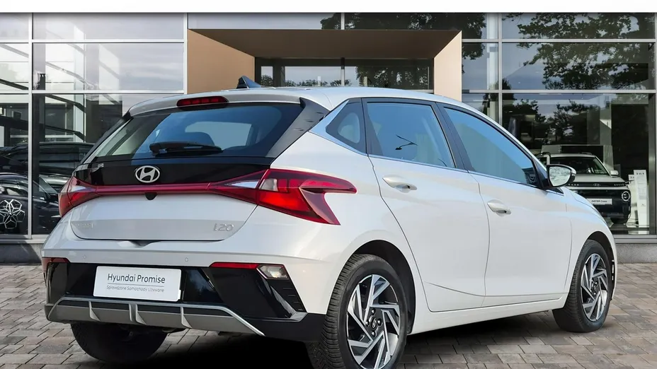 HYUNDAI i20 -