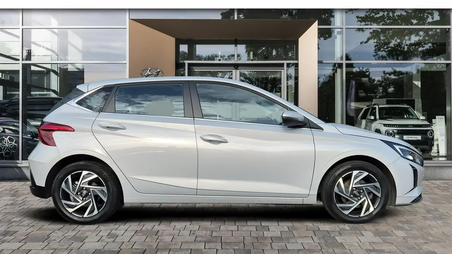 HYUNDAI i20 -