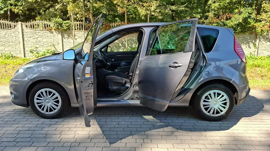 RENAULT Megane -